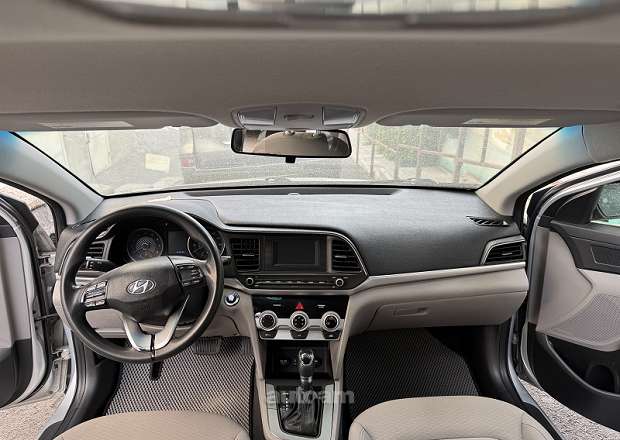 Hyundai Elantra 2019 — լուսանկար 11