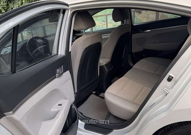 Hyundai Elantra 2019 — լուսանկար 8