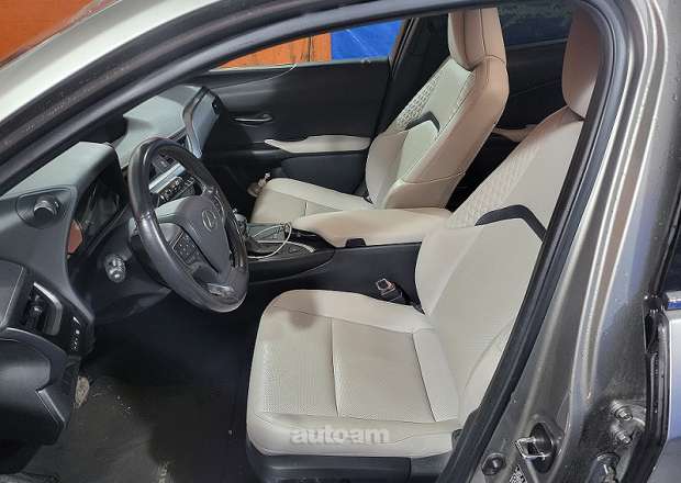 Lexus UX 200 2019 — լուսանկար 9