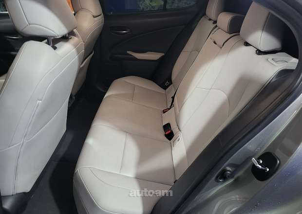 Lexus UX 200 2019 — լուսանկար 10