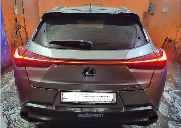 Lexus UX 200 2019 — լուսանկար 4