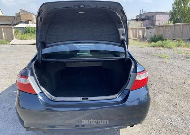 Toyota Camry 2015 — լուսանկար 3