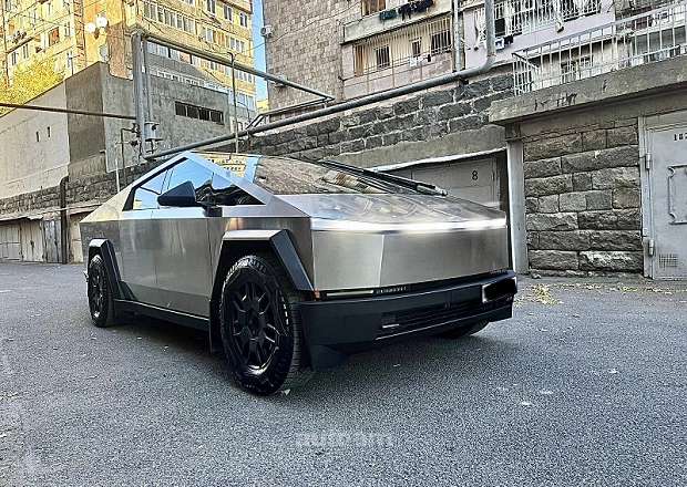 Tesla Cybertruck