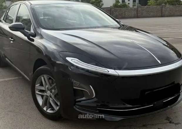 Hongqi E-QM5