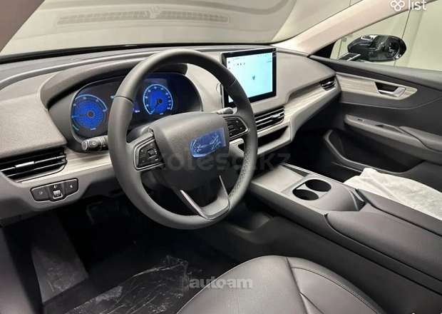 Hongqi E-QM5