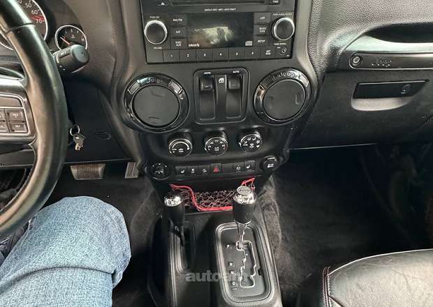Jeep Wrangler 2018 — photo 15