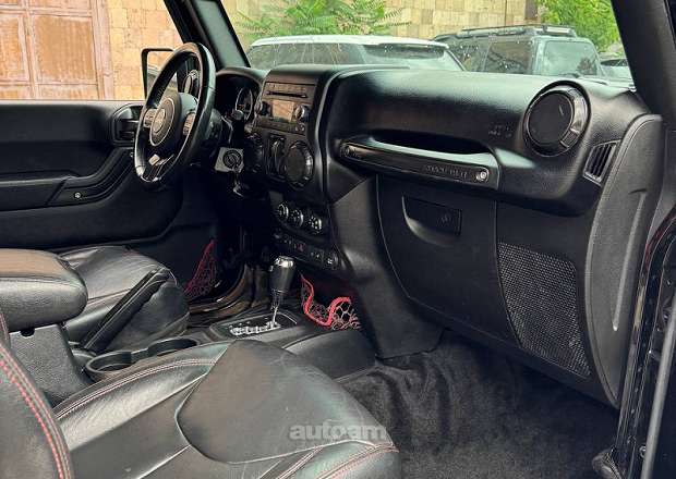 Jeep Wrangler 2018 — photo 13