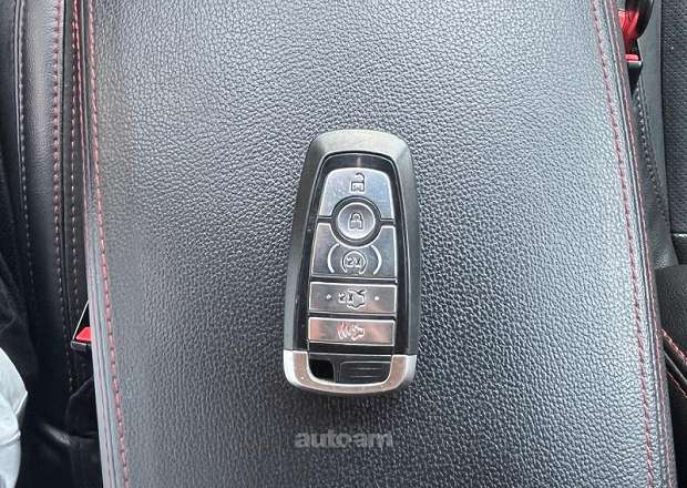 Ford Explorer 2018 — լուսանկար 13