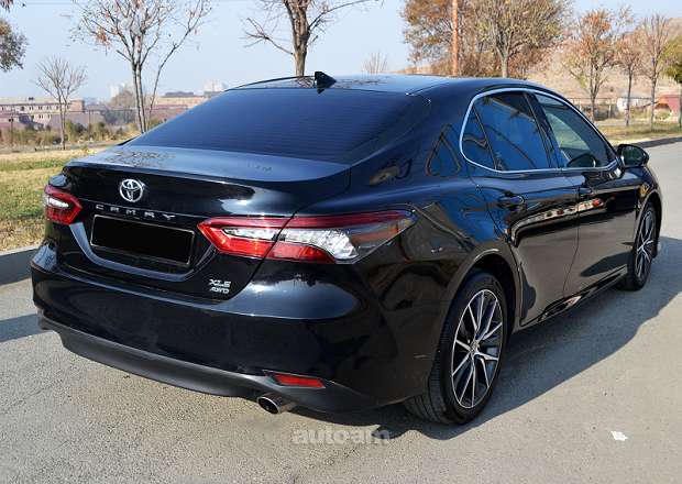 Toyota Camry 2021 — լուսանկար 14