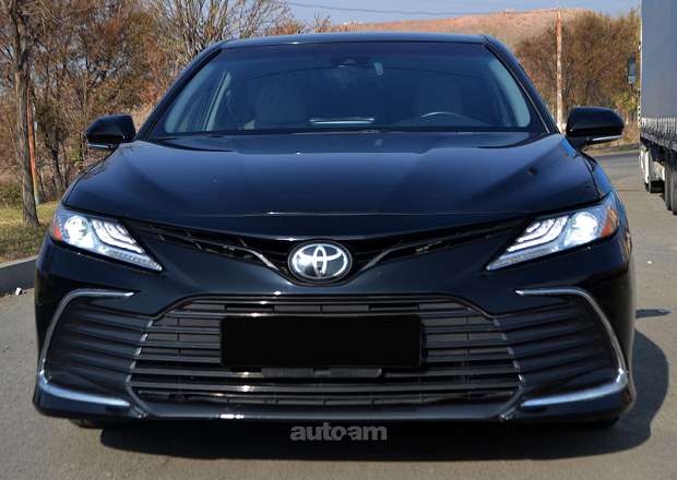 Toyota Camry 2021 — լուսանկար 2