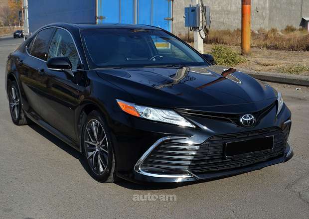 Toyota Camry 2021 — լուսանկար 1