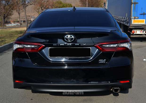 Toyota Camry 2021 — լուսանկար 15