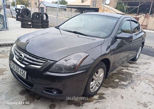 Nissan Altima 2012 — լուսանկար 1