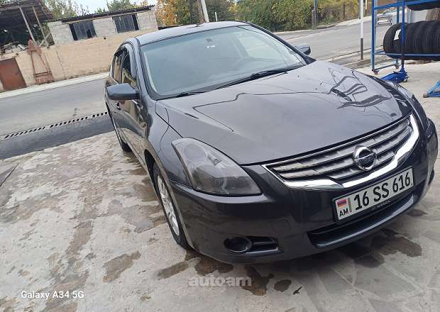 Nissan Altima 2012 — լուսանկար 2