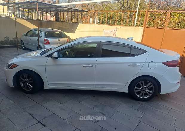 Hyundai Elantra 2017 — լուսանկար 3