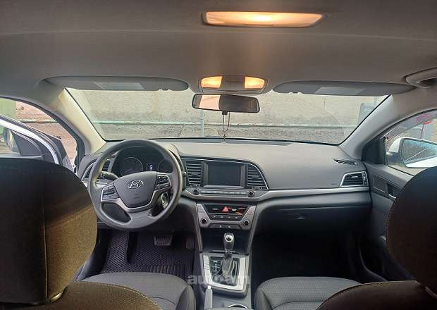 Hyundai Elantra 2017 — լուսանկար 6