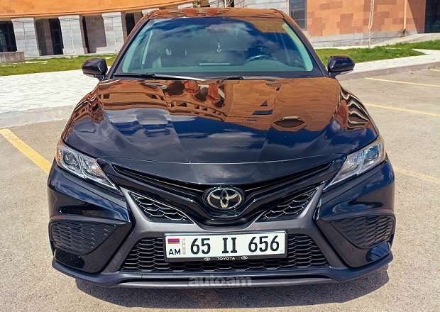 Toyota Camry 2023 — фото 5
