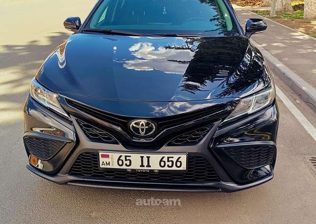 Toyota Camry 2023 — фото 6