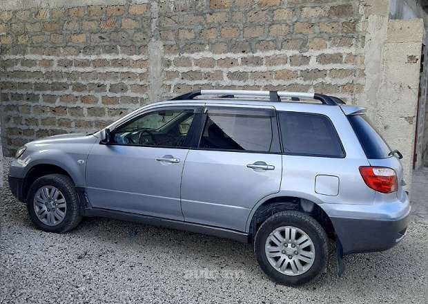 Mitsubishi Airtrek 2004 — photo 10