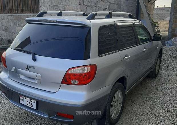 Mitsubishi Airtrek 2004 — photo 8