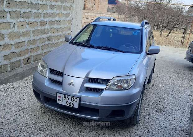 Mitsubishi Airtrek 2004 — photo 11