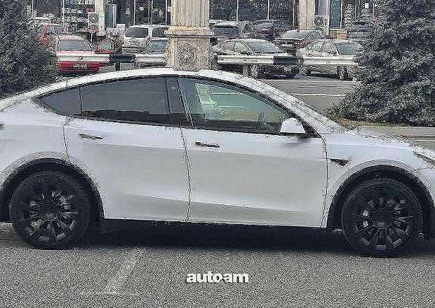 Tesla Model Y 2022 — լուսանկար 3