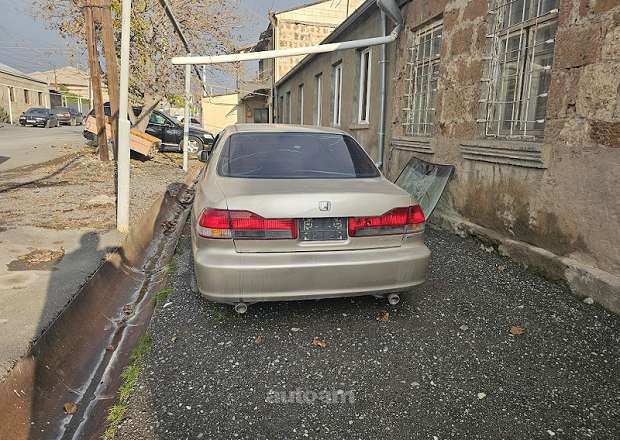 Honda Accord 2000 — լուսանկար 3