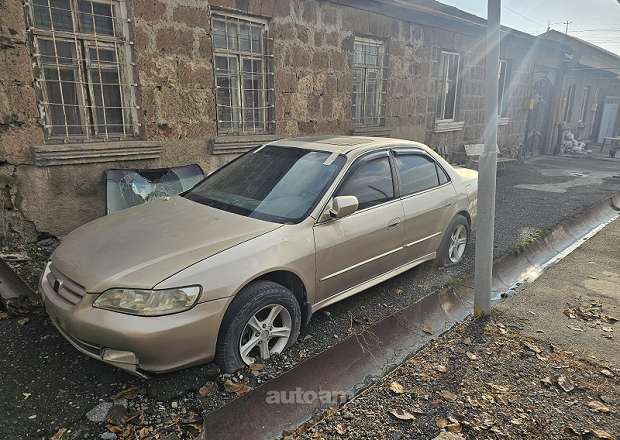 Honda Accord 2000 — լուսանկար 2