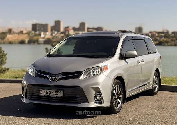 Toyota Sienna 2016 — photo 3