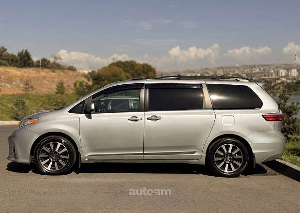 Toyota Sienna 2016 — photo 4