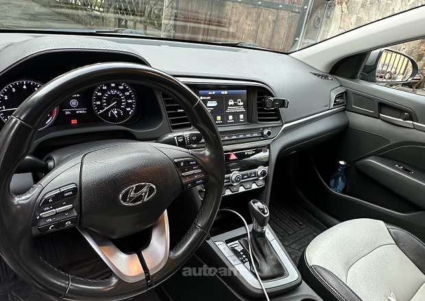Hyundai Elantra 2019 — фото 5