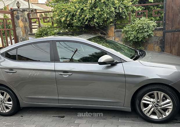 Hyundai Elantra 2019 — фото 3