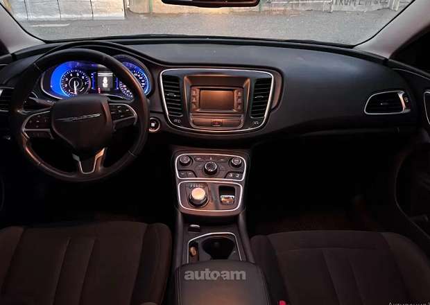 Chrysler 200 2015 — լուսանկար 10