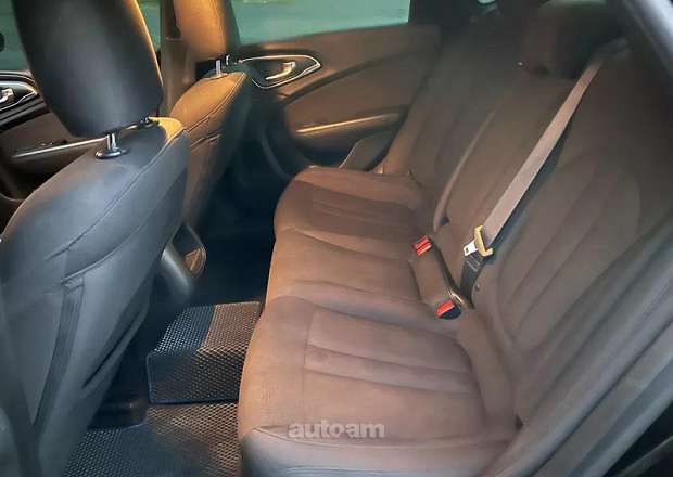 Chrysler 200 2015 — լուսանկար 9