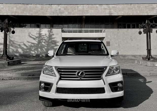 Lexus LX 570 2012 — photo 1