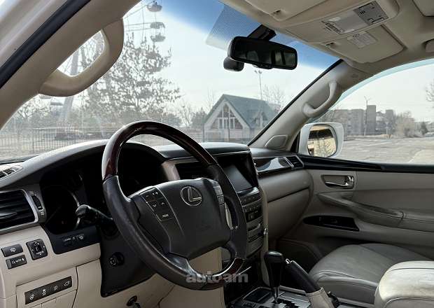 Lexus LX 570 2012 — photo 7