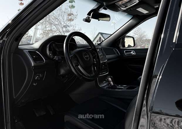 Jeep Grand Cherokee 2021 — լուսանկար 7