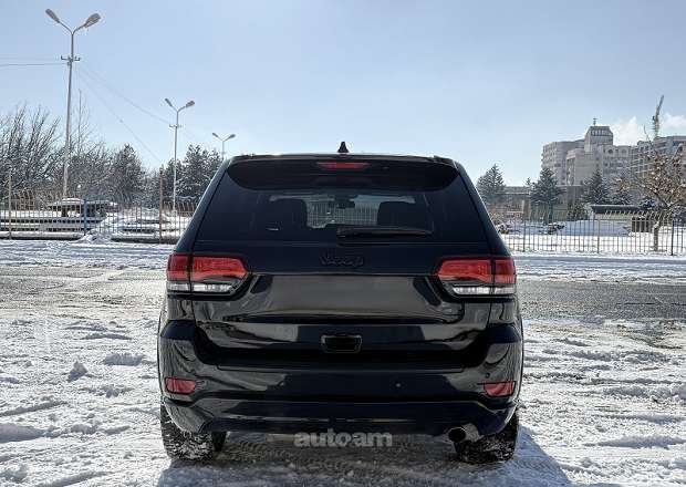 Jeep Grand Cherokee 2021 — լուսանկար 4