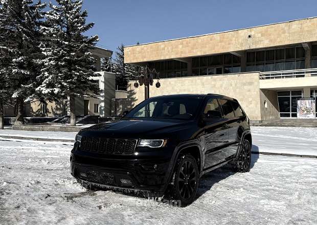 Jeep Grand Cherokee 2021 — լուսանկար 2