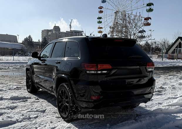 Jeep Grand Cherokee 2021 — լուսանկար 6