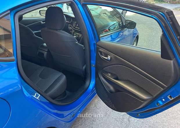 Dodge Dart 2016 — фото 12