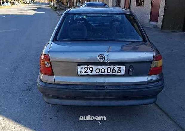 Opel Astra 1993 — լուսանկար 3