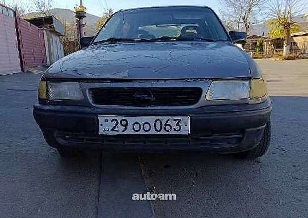 Opel Astra 1993 — լուսանկար 2