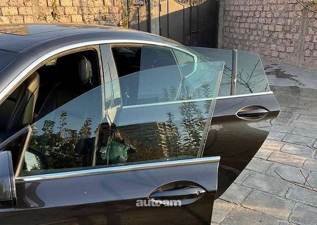 BMW 535 2010 — photo 12