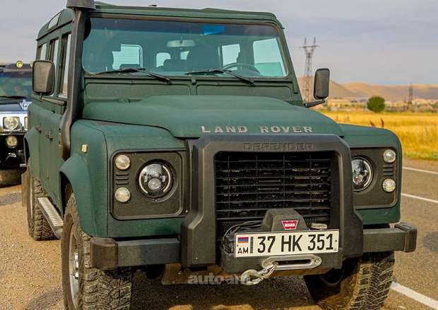 Land Rover Defender 2012 — photo 1