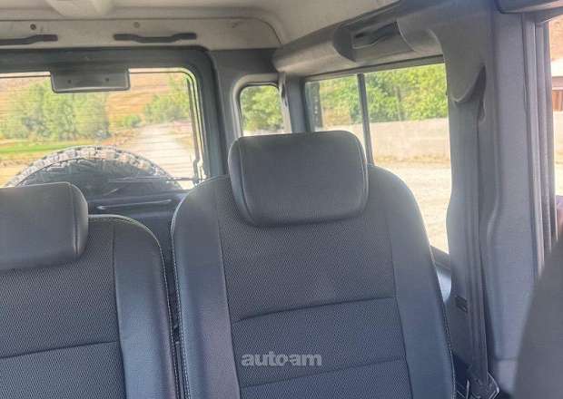 Land Rover Defender 2012 — photo 2
