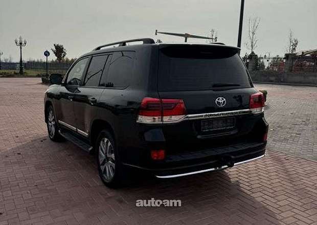 Toyota Land Cruiser 200