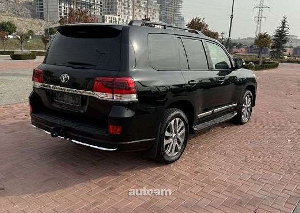Toyota Land Cruiser 200