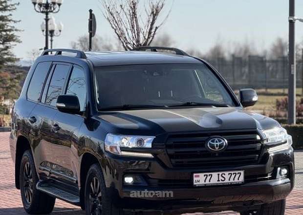 Toyota Land Cruiser 200