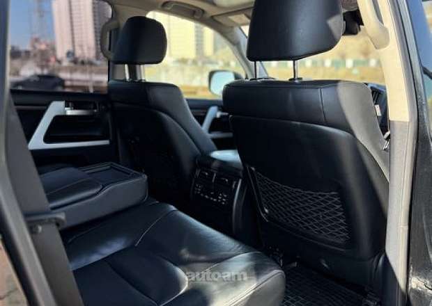 Toyota Land Cruiser 200